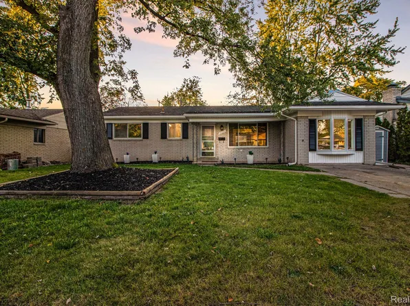 14335 Fairway St, Livonia, MI 48154