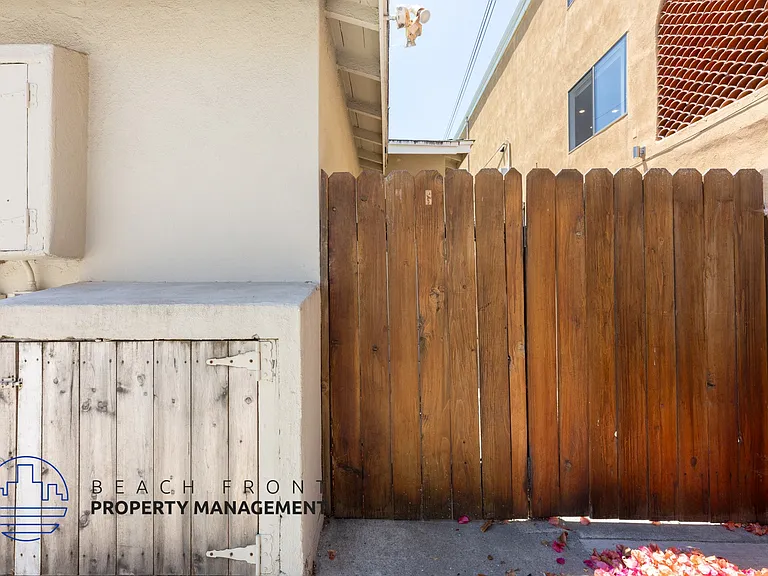 1249 E 3rd St — Photo 7