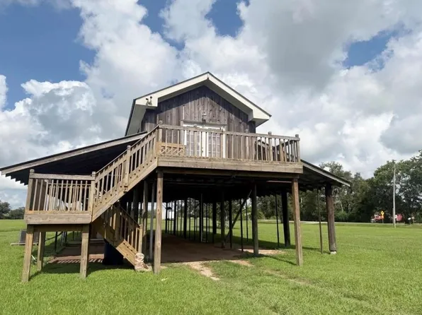 3178 County Road 32, Angleton, TX 77515