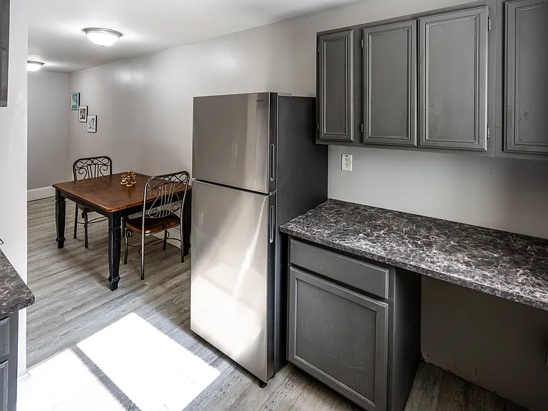 2881 Sylvan Rd #D — Photo 10