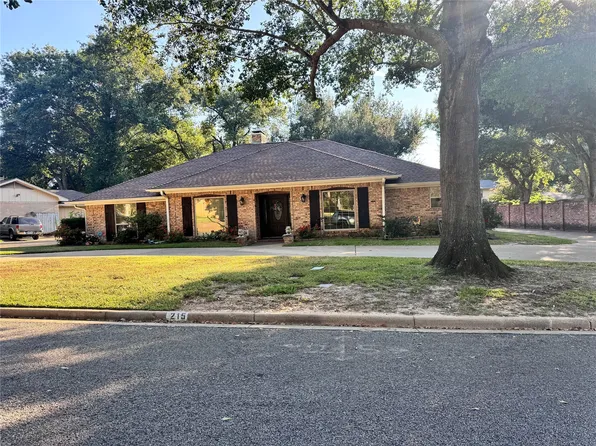 215 La Jolla Dr, Athens, TX 75751