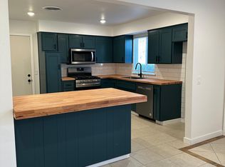 313 W China Grade Loop #B, Bakersfield, CA 93308