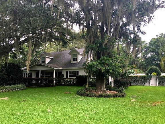 3rd image of 502 N Roseland Ave