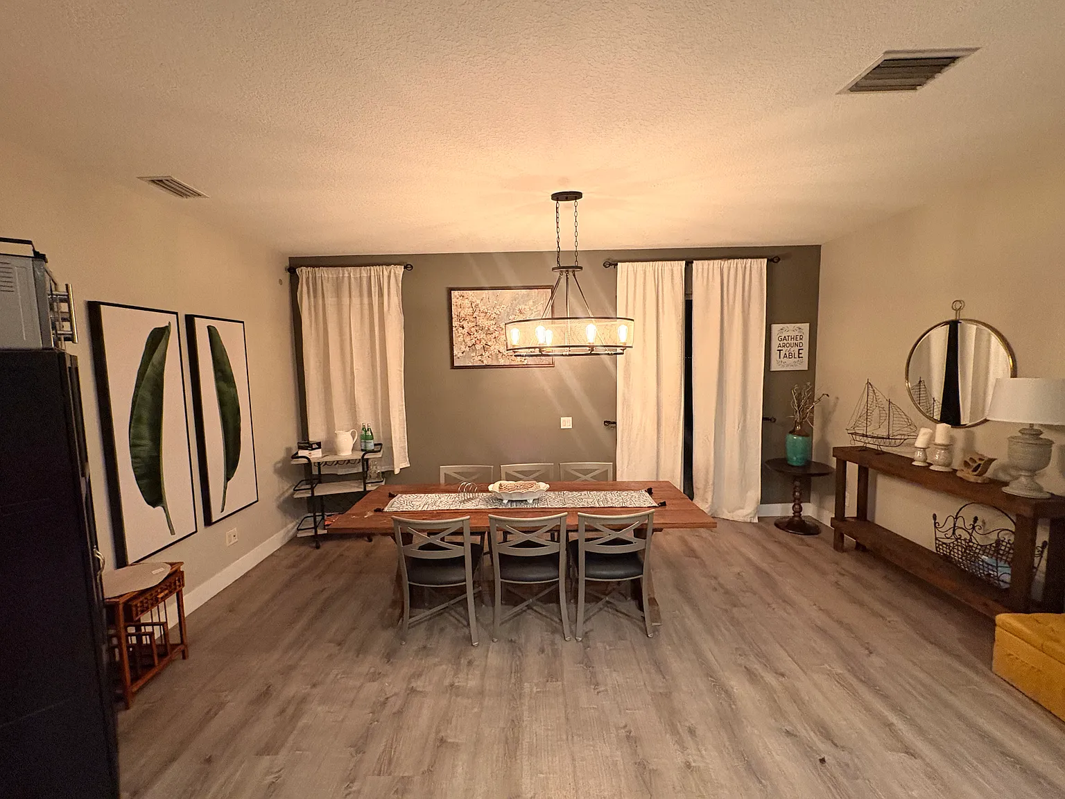 3 bed, 1441 sqft, $2,150 — Photo 3