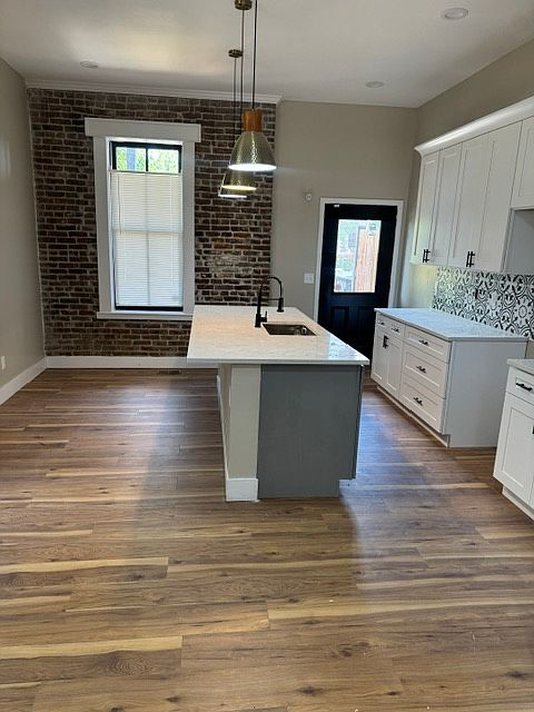 1st image of 2 S 11th St #2400