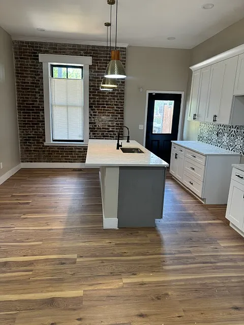 2 S 11th St #2400