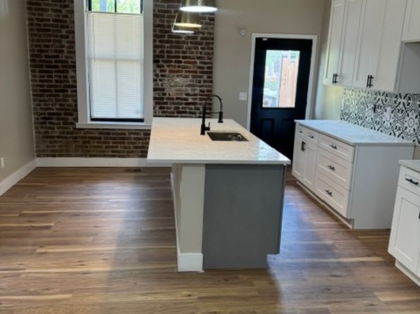 2 S 11th St #2400