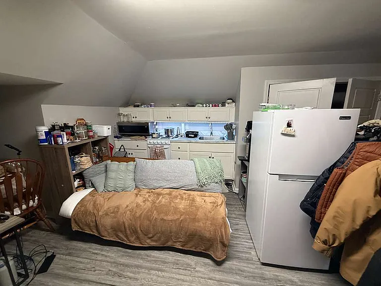 702 E High St #201-D — Photo 9