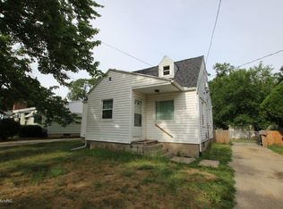 4490 Madison Ave SE, Kentwood, MI 49548