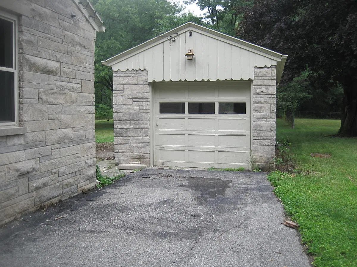 2 bed, $1,400 — Photo 2
