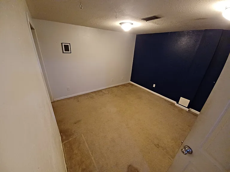 321 Linda Ln — Photo 10