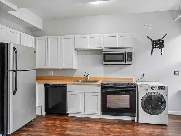 The Ashley Apartments — Photo 47