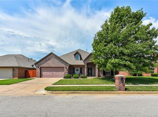 8017 Hawksbury Rd, Yukon, OK 73099