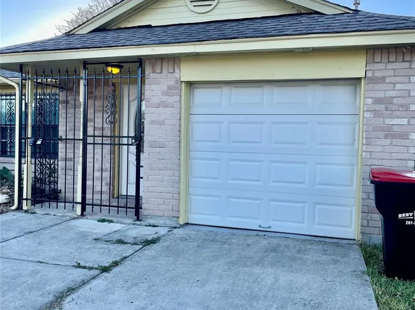 11907 E Marsham Cir, Houston, TX 77066