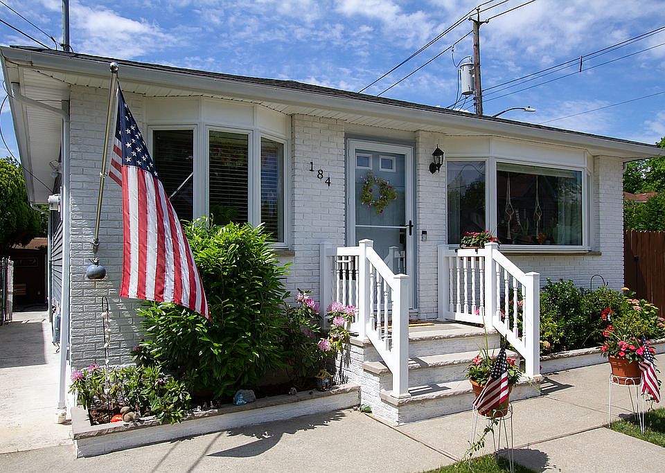 1st image of 184 Fairbanks Ave