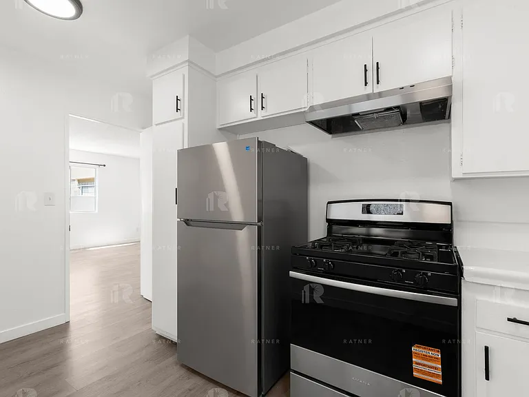(AN/TI/YO:B) 5424 Corteen Place — Photo 7