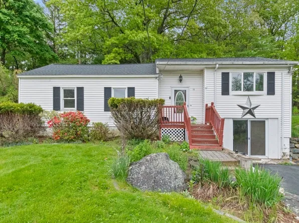 10 Marcius Rd, Worcester, MA 01607