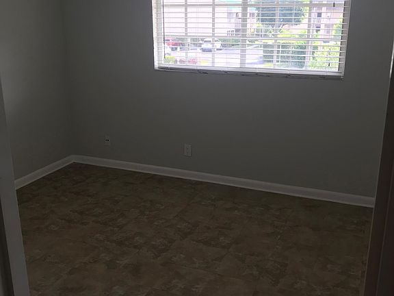 4th image of 405 Southwind Dr APT 7