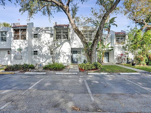 5th image of 9451 Live Oak Pl APT 102