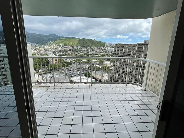 1212 Nuuanu Ave #3310 — Photo 3