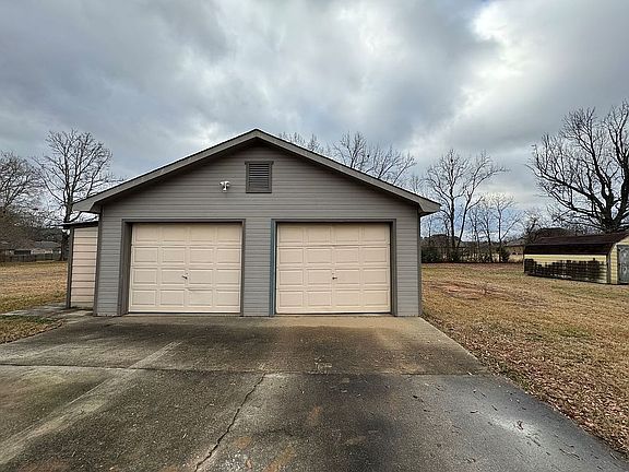 2 car detached garage
