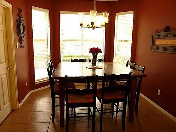 4th image of 5331 Whispering Oaks Dr