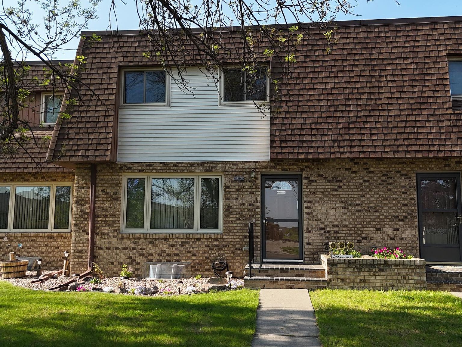 910 Belsly Blvd, Moorhead, MN 56560 | Zillow