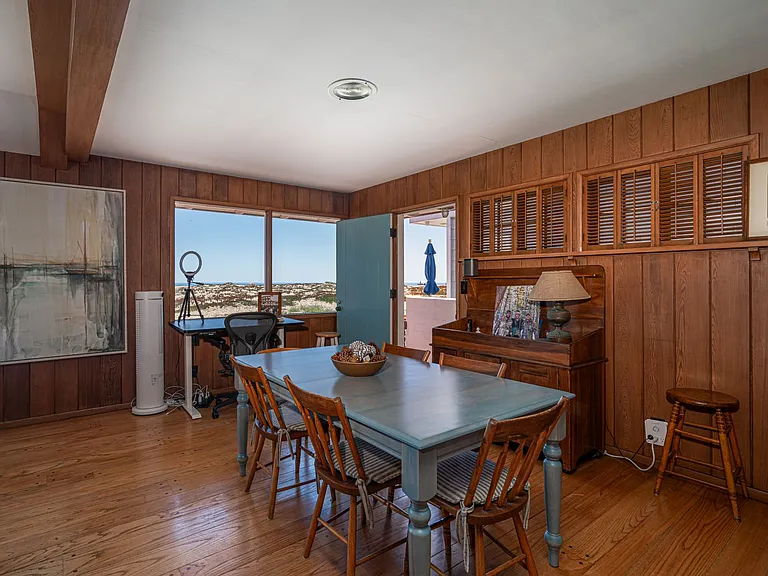 2124 E Oceanfront — Photo 14