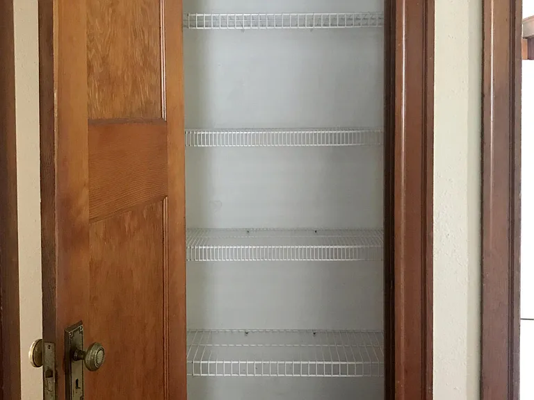 526 Reeves Dr — Photo 14