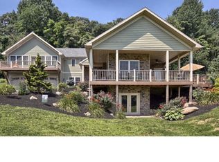 3 Sadowski Dr, Reading, PA 19606