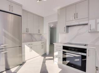 140 E 14th St #1203, North Vancouver, BC