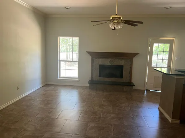 100 Cedar Ln, Chandler, TX 75758