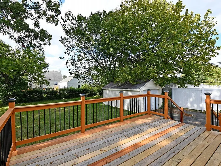 7193 Maryland Ave — Photo 18