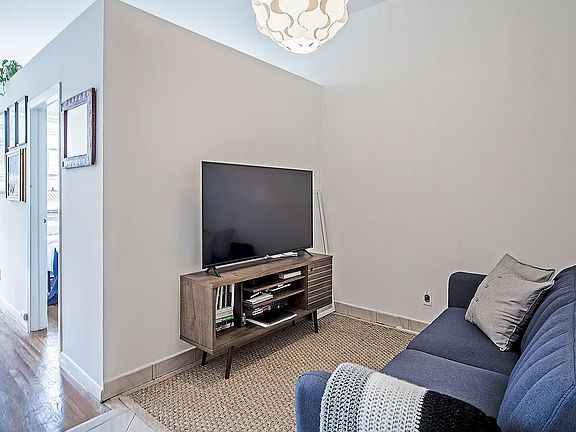 3rd image of 41 W 85th St APT 2A