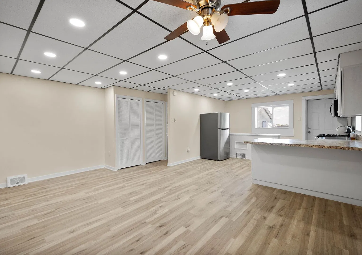 Gorgeous 2 bedroom in Pittsburgh available November 15! — Photo 3