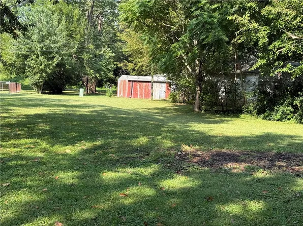 Ferndale Ave, Tilton, IL 61833