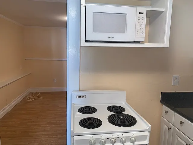 52 Lawrence St #8 — Photo 6