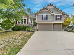 2316 NE Old Paint Rd, Lees Summit, MO 64086
