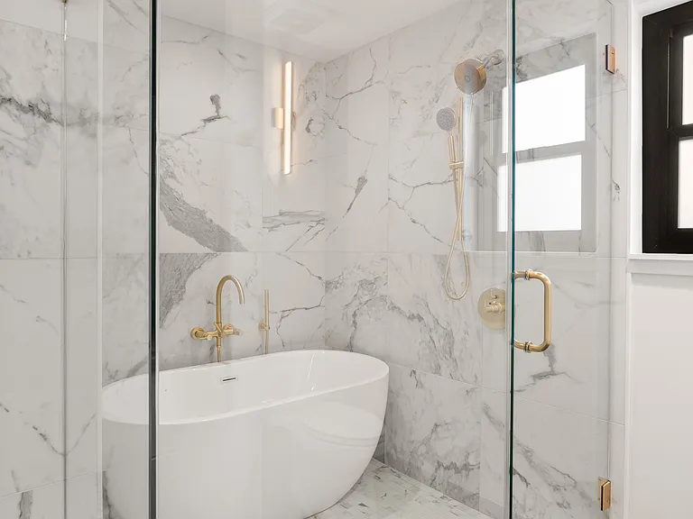 453 N Stanley Ave — Photo 9