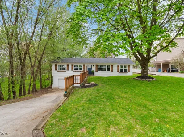 440 Abbyshire Rd, Akron, OH 44319