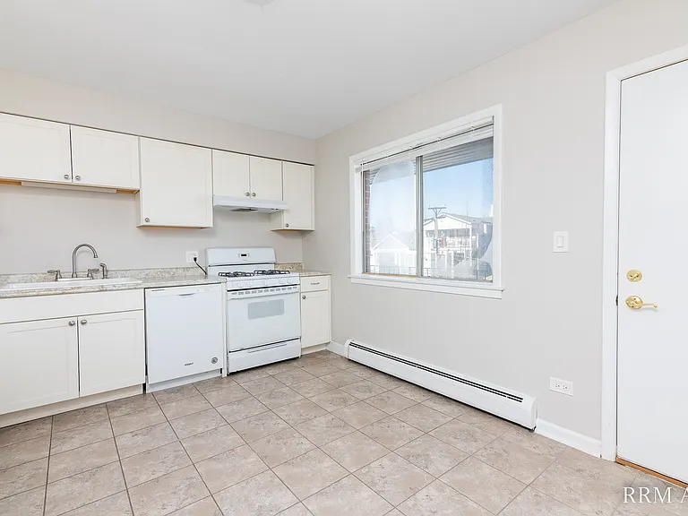 156 E Cook Ave #9 — Photo 5