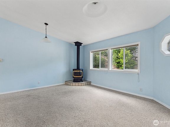 5th image of 702 Mc Alvey Drive