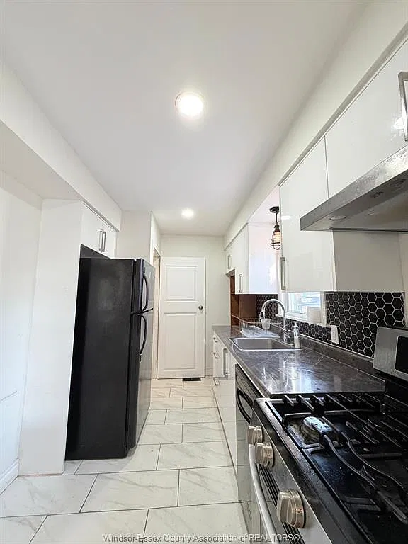 4 bed, $3,200 — Photo 4