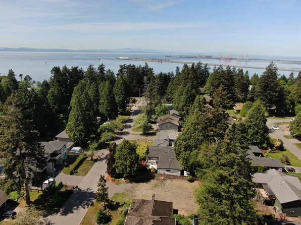 4885 5th Ave, Delta, BC V4M 1J5