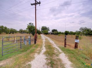 4598 State Highway 173 N, Devine, TX 78016