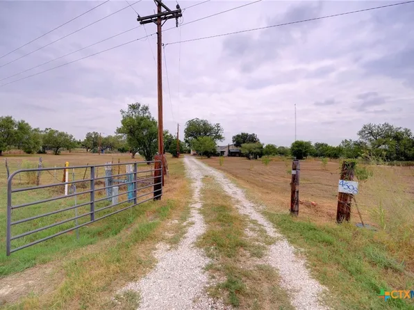 4598 State Highway 173 N, Devine, TX 78016