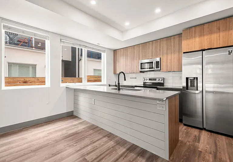 1573 N King St — Photo 3
