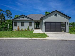31 Lefever Ln, Little Rock, AR 72227
