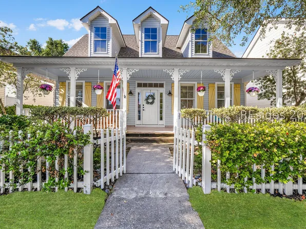 37 5th Ave, Bluffton, SC 29910