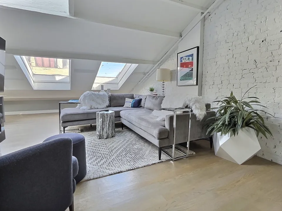 10 Exchange St #402